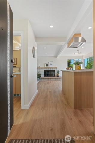 2122 Halleck Avenue SW Seattle WA 98116