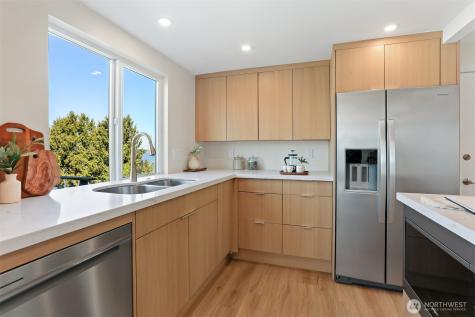2122 Halleck Avenue SW Seattle WA 98116