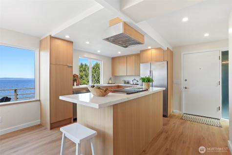 2122 Halleck Avenue SW Seattle WA 98116