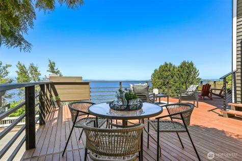 2122 Halleck Avenue SW Seattle WA 98116