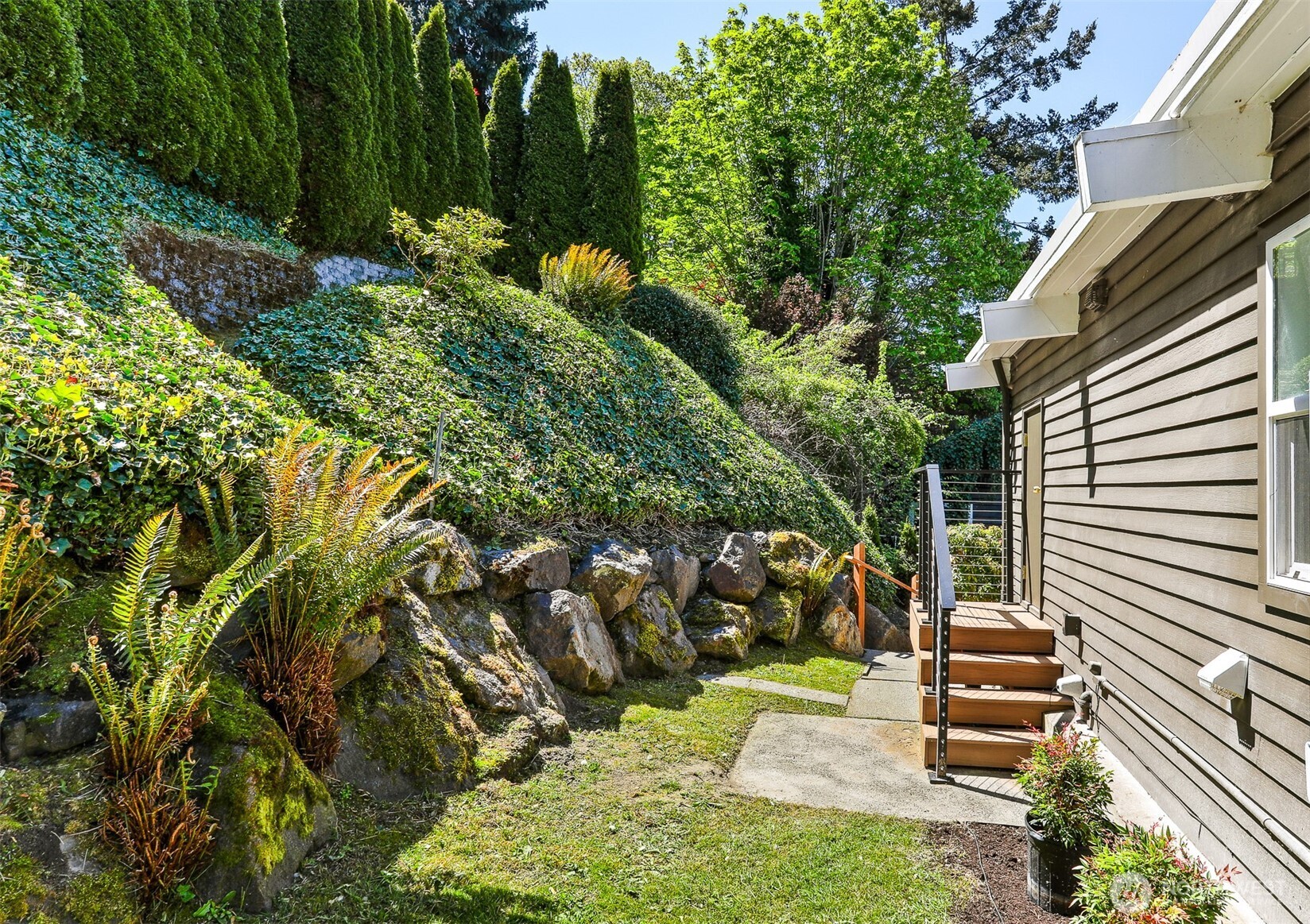 2122 Halleck Avenue SW Seattle WA 98116