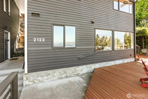 2122 Halleck Avenue SW Seattle WA 98116