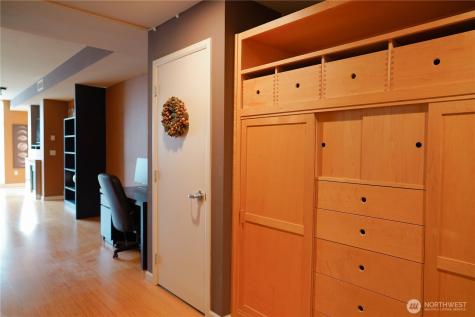 17 Mercer Street Seattle WA 98119
