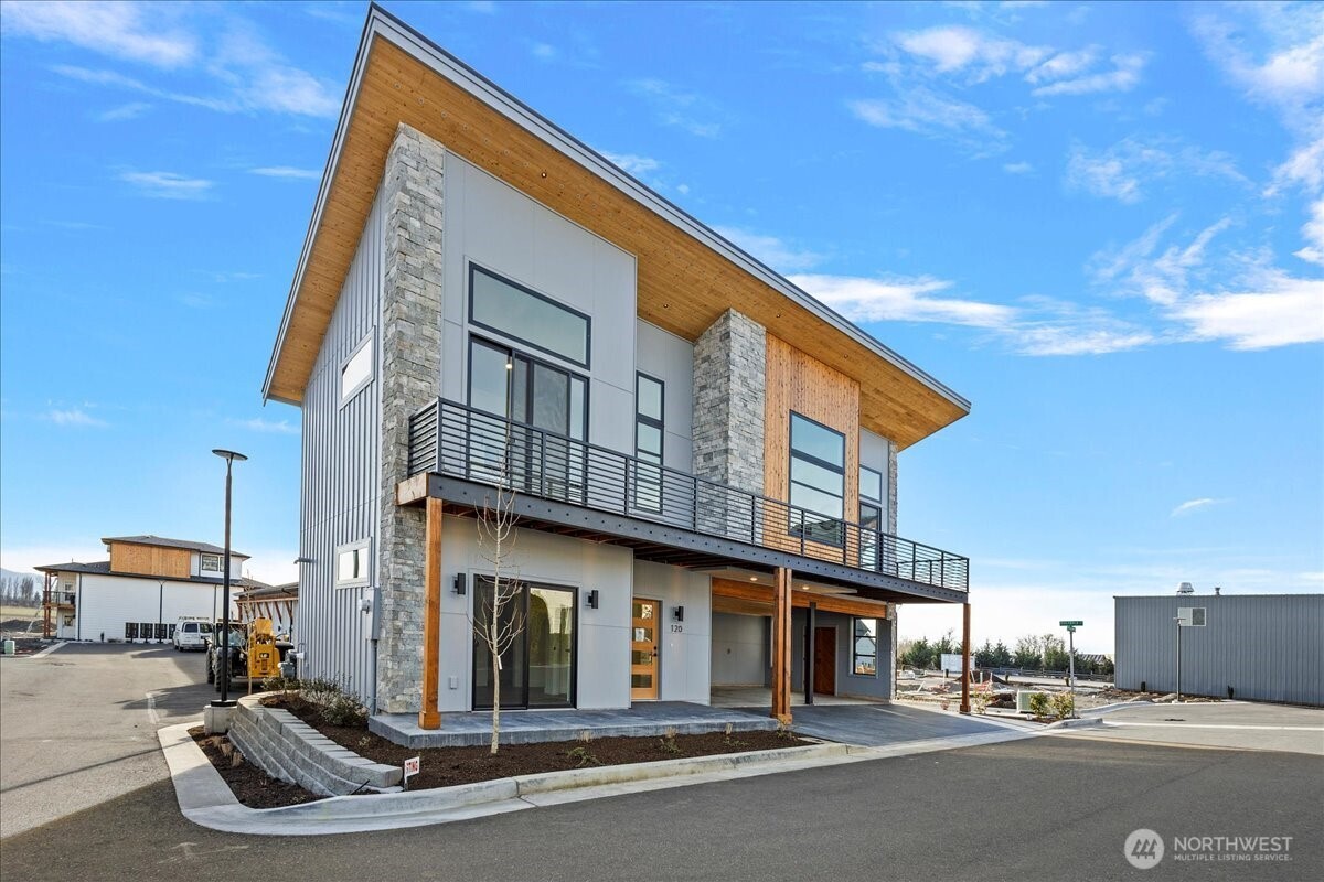 120 Skipping Stone Loop Lynden WA 98264