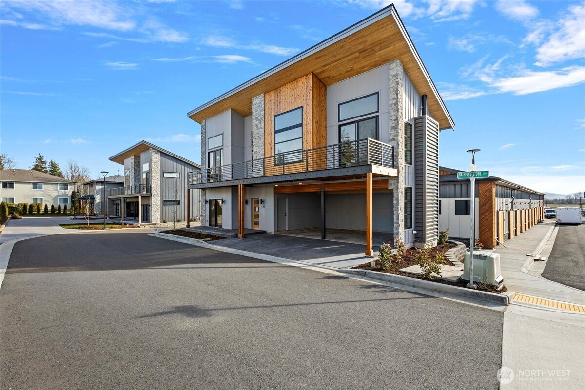 120 Skipping Stone Loop Lynden WA 98264