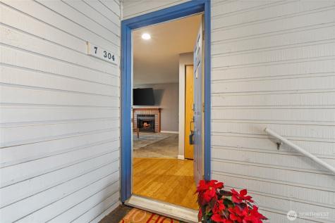 20156 Vikings Crest NE Poulsbo WA 98370
