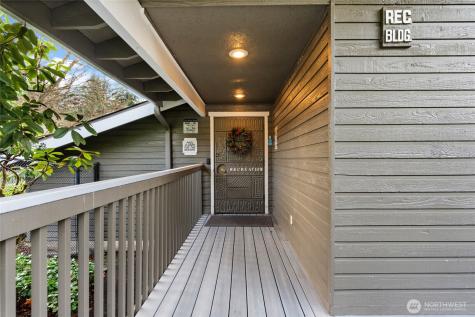 20156 Vikings Crest NE Poulsbo WA 98370