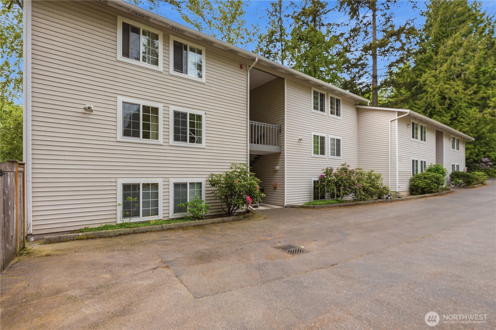 2721 NE 195th Street Lake Forest Park WA 98155