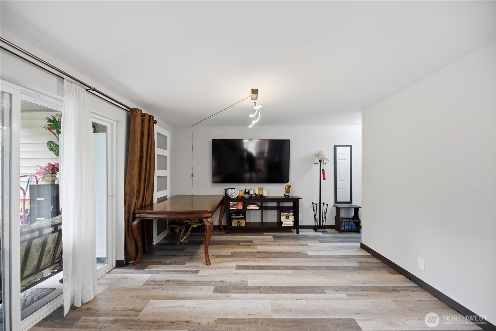 2721 NE 195th Street Lake Forest Park WA 98155