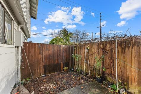 1016 9th Street SE Puyallup WA 98372