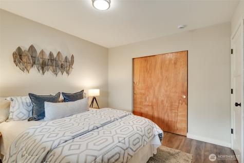 9715 NE Juanita Drive Kirkland WA 98034