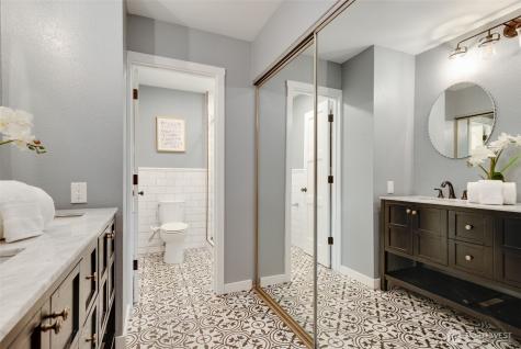 9715 NE Juanita Drive Kirkland WA 98034