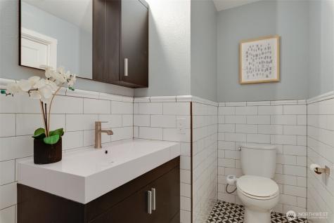 9715 NE Juanita Drive Kirkland WA 98034