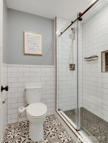 9715 NE Juanita Drive Kirkland WA 98034