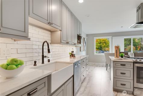 9715 NE Juanita Drive Kirkland WA 98034