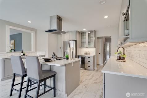 9715 NE Juanita Drive Kirkland WA 98034