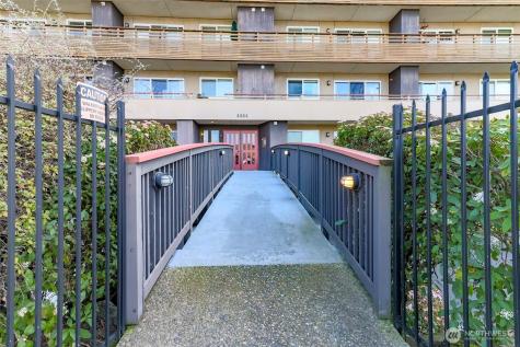 4444 44th Avenue SW Seattle WA 98116