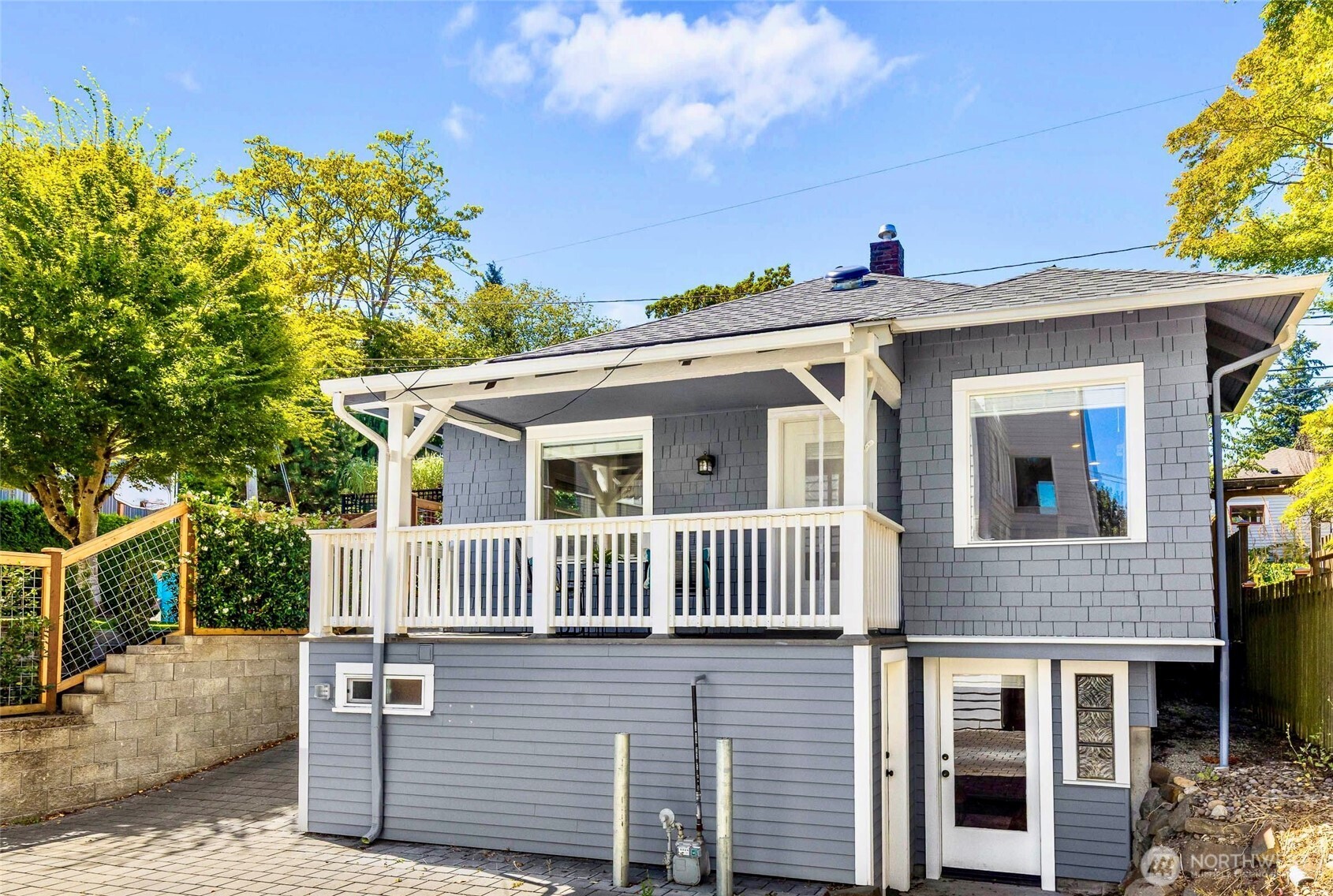 2423 3rd Avenue W Seattle WA 98119