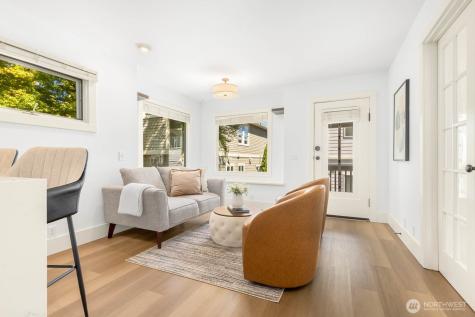 2423 3rd Avenue W Seattle WA 98119