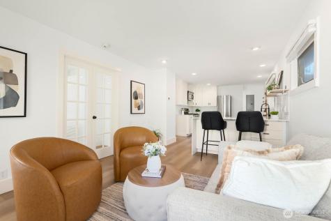 2423 3rd Avenue W Seattle WA 98119