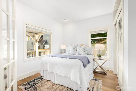 2423 3rd Avenue W Seattle WA 98119