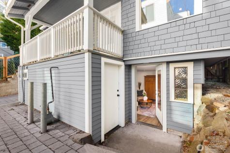 2423 3rd Avenue W Seattle WA 98119
