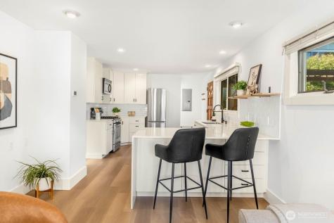 2423 3rd Avenue W Seattle WA 98119