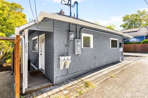 2423 3rd Avenue W Seattle WA 98119