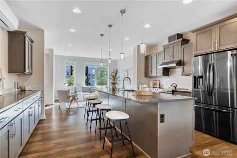 935 7th Avenue NE Issaquah WA 98029