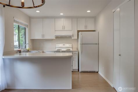 10819 NE 37th Place Bellevue WA 98004