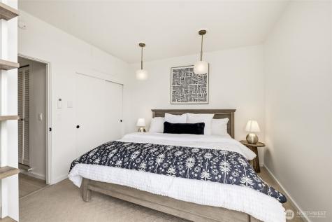 2364 Fairview Avenue E Seattle WA 98102