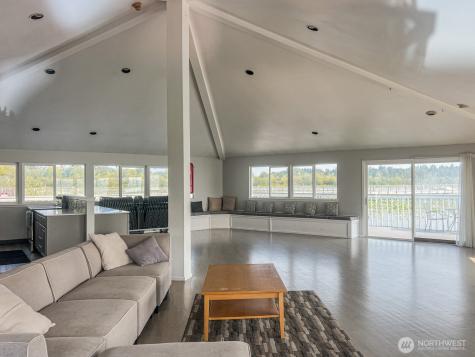 17203 NE 45th Street Redmond WA 98052