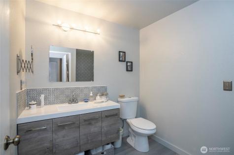 7317 N Skyview Tacoma WA 98406