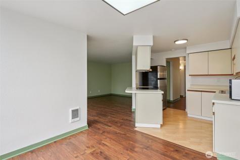 16419 Spruce Way Lynnwood WA 98037