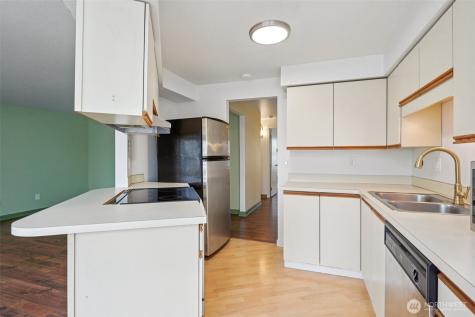 16419 Spruce Way Lynnwood WA 98037