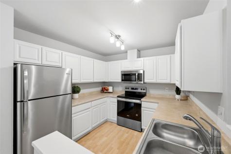 9210 Market Place Lake Stevens WA 98258
