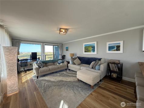 1027 S Sand Dune Avenue SW Ocean Shores WA 98569