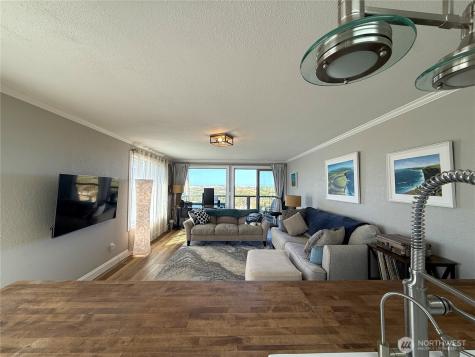 1027 S Sand Dune Avenue SW Ocean Shores WA 98569