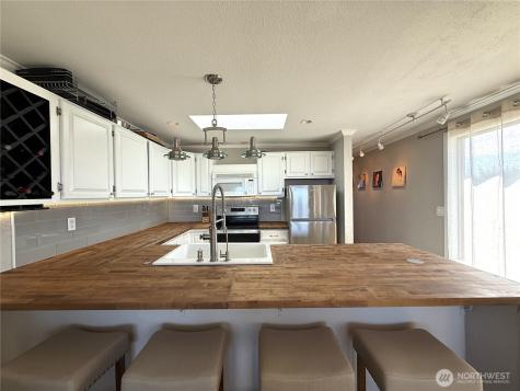 1027 S Sand Dune Avenue SW Ocean Shores WA 98569