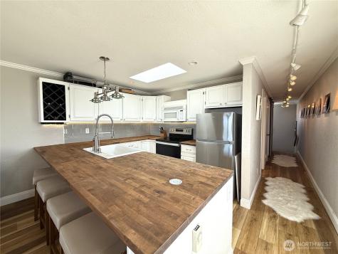 1027 S Sand Dune Avenue SW Ocean Shores WA 98569