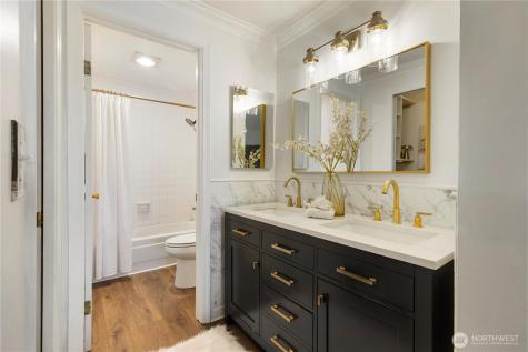 2244 13th Avenue W Seattle WA 98119