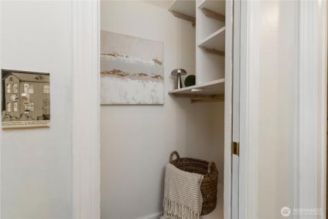 2244 13th Avenue W Seattle WA 98119