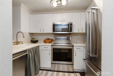 2244 13th Avenue W Seattle WA 98119