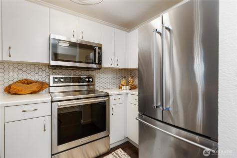 2244 13th Avenue W Seattle WA 98119