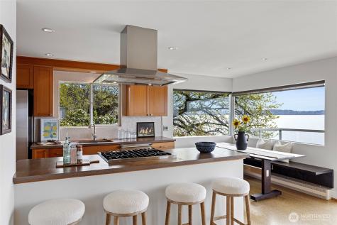 7125 & 7123 Beach Drive SW Seattle WA 98136