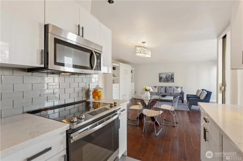 4561 Lake Washington Boulevard NE Kirkland WA 98033
