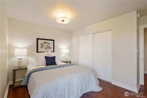 4561 Lake Washington Boulevard NE Kirkland WA 98033