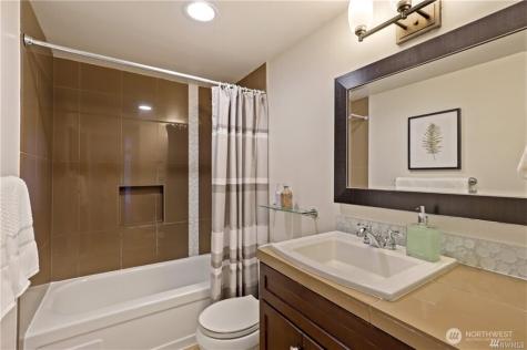 4561 Lake Washington Boulevard NE Kirkland WA 98033