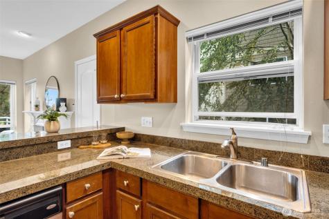 3112 SW Avalon Way Seattle WA 98126