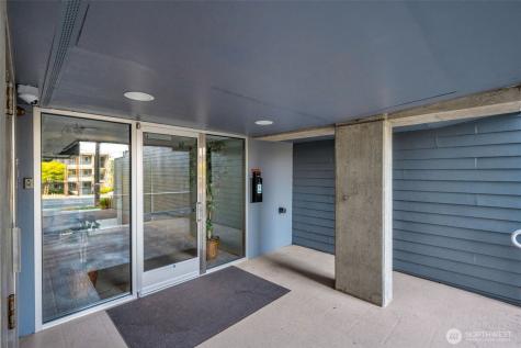 3112 SW Avalon Way Seattle WA 98126